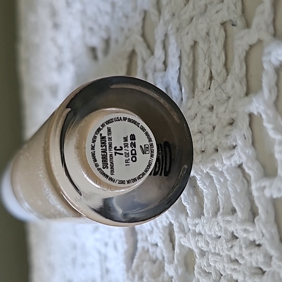 MAKE UP BY MARIO SURREALSKIN FOUNDATION - Picture 2 of 3